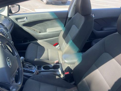 Used 2017 Kia Forte LX FWD image 11