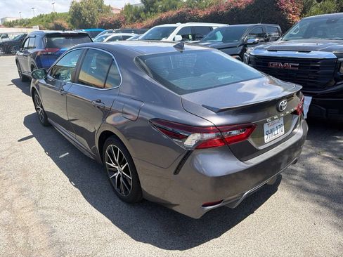 Used 2023 Toyota Camry SE w/ Convenience Package FWD image 6