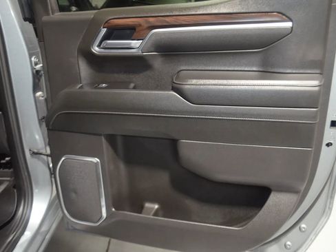 Used 2025 GMC Sierra 1500 SLT image 20