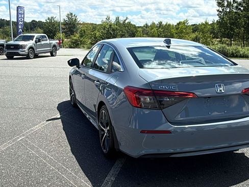 Used 2024 Honda Civic Touring image 8