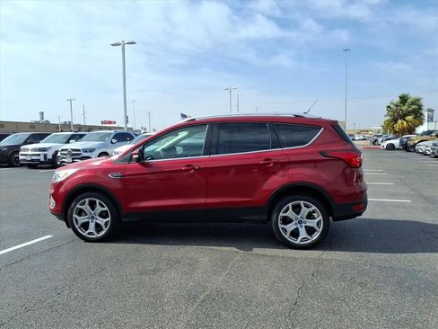 Used 2019 Ford Escape Titanium image 2