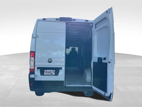 Used 2025 RAM ProMaster 2500 w/ Convenience Group FWD image 32