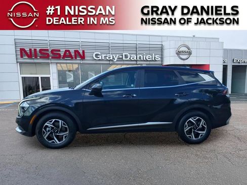 Used 2023 Kia Sportage LX FWD image 4