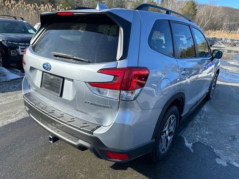 Used 2020 Subaru Forester Premium image 5