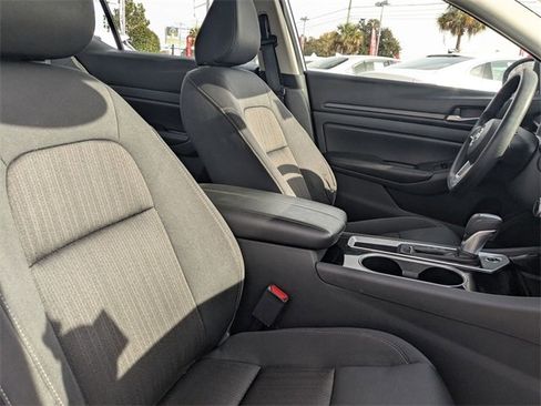 Used 2024 Nissan Altima 2.5 SV image 35