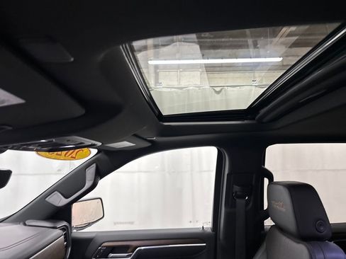 Used 2025 Chevrolet Silverado 1500 High Country image 22