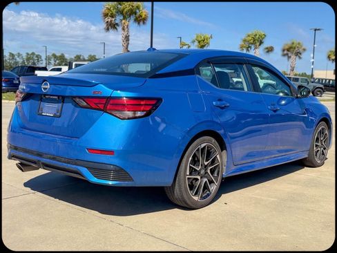 Used 2024 Nissan Sentra SR w/ SR Premium Package image 18