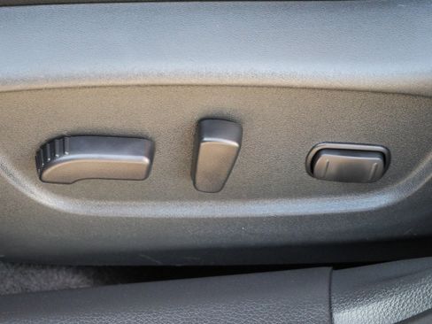 Used 2020 Nissan Rogue SL w/ Premium Package image 20