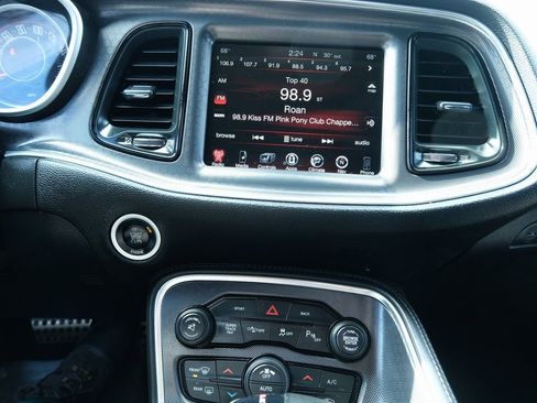 Used 2015 Dodge Challenger R/T Scat Pack w/ Leather Interior Group RWD image 18