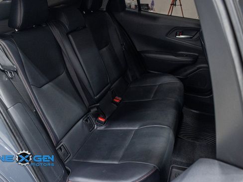 Used 2025 Toyota Prius Plug-In Hybrid image 37