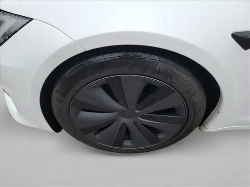 Used 2024 Tesla Model S image 9