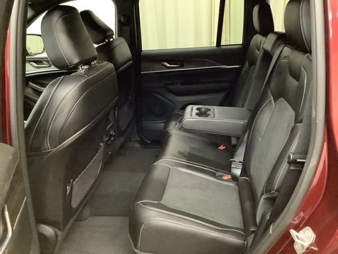 New 2026 Jeep Grand Cherokee Altitude AWD/4WD image 28