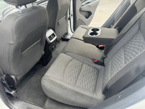 Used 2018 Chevrolet Equinox LT AWD/4WD image 15