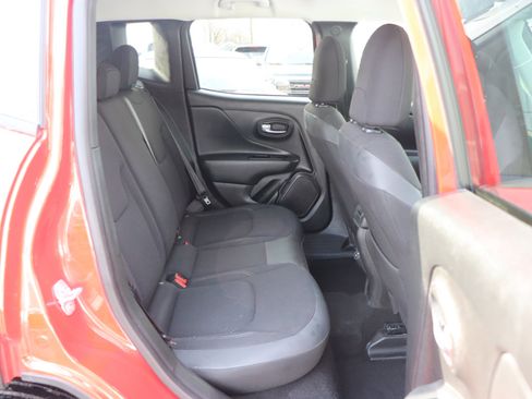 Used 2022 Jeep Renegade Latitude image 13