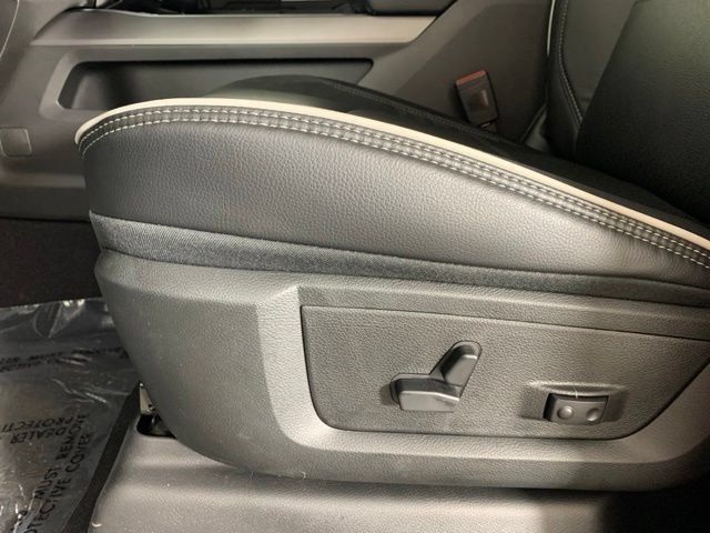 New 2026 RAM 2500 Laramie w/ Sport Appearance Package AWD/4WD image 12