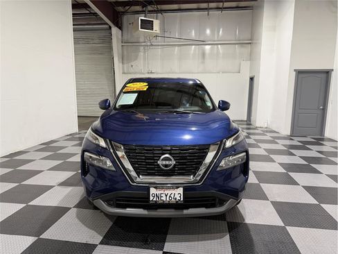 Used 2022 Nissan Rogue SV image 12