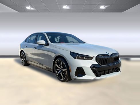 New 2026 BMW 550e xDrive w/ Executive Package AWD/4WD image 7