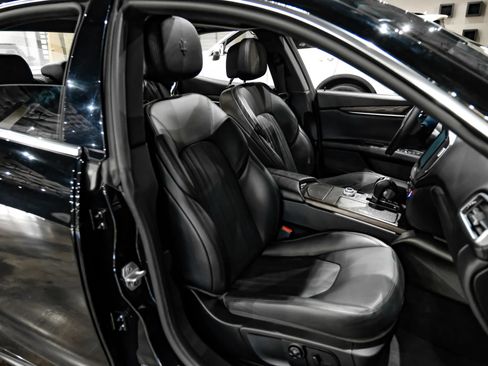 Used 2017 Maserati Ghibli w/ Luxury Package image 41