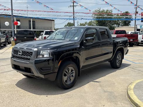 Used 2025 Nissan Frontier SV AWD/4WD image 3