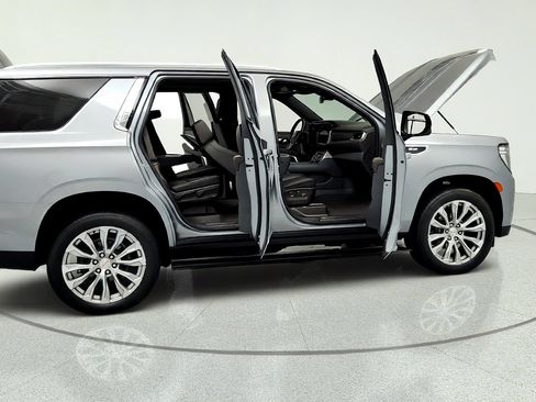 Used 2024 GMC Yukon Denali AWD/4WD image 13