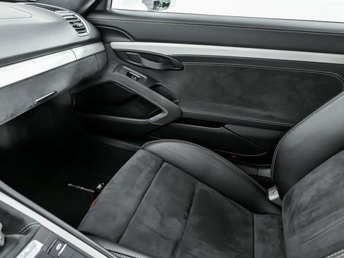 Used 2016 Porsche Cayman GT4 image 36