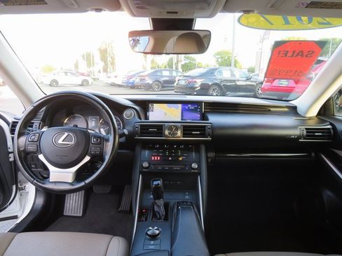 Used 2017 Lexus IS 200t image 20