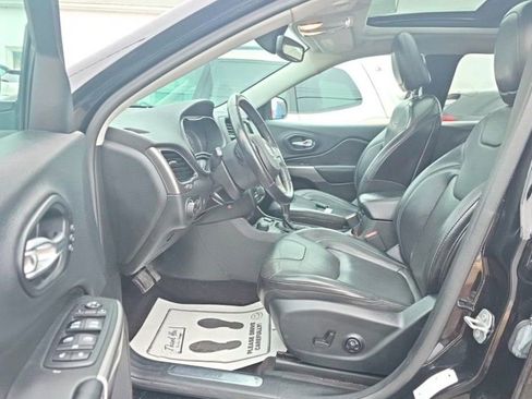 Used 2019 Jeep Cherokee Limited image 5