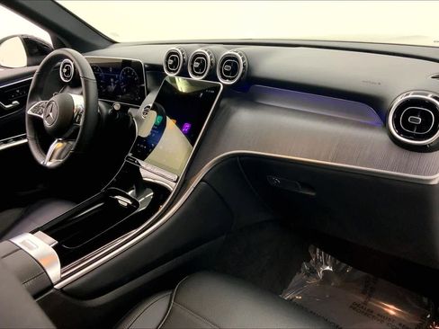 Used 2025 Mercedes-Benz GLC 300 image 10