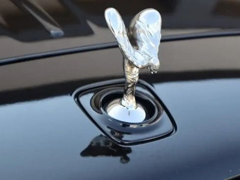 Used 2018 Rolls-Royce Dawn RWD image 23