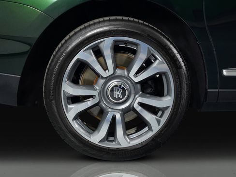 Used 2023 Rolls-Royce Cullinan w/ Cullinan Package image 11