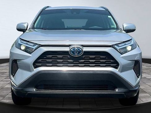 Used 2022 Toyota RAV4 XLE w/ Convenience Package AWD/4WD image 2