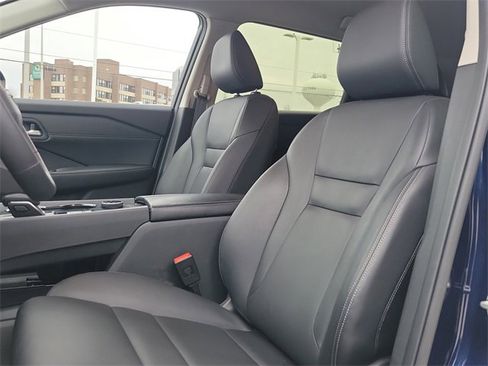 Used 2025 Nissan Rogue SL image 17