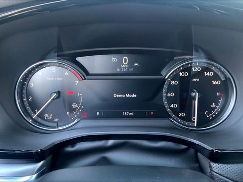 New 2025 Cadillac XT5 Luxury image 25