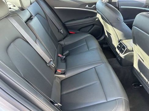 Used 2025 Genesis G70 2.5T AWD/4WD image 15