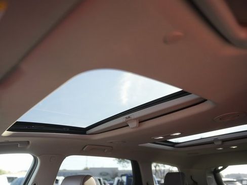 Used 2018 Buick Enclave Avenir w/ Avenir Technology Package image 11