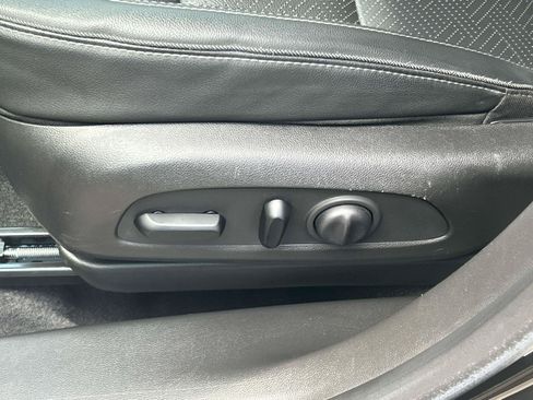 Used 2022 Buick Encore GX Essence w/ Experience Buick Package FWD image 18