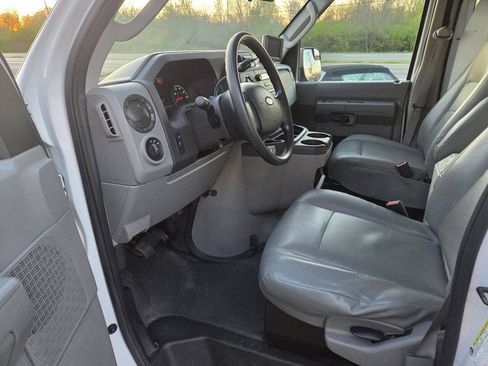 Used 2013 Ford E-350 and Econoline 350 Extended Super Duty w/ PWR Group RWD image 10