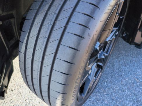 Used 2025 BMW X3 xDrive30i w/ Premium Package image 12