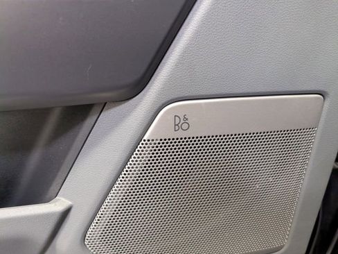 Used 2025 Ford F150 Lariat w/ Equipment Group 501A Mid image 16