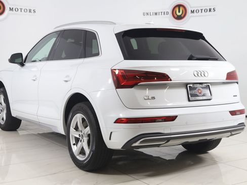 Used 2023 Audi Q5 2.0T Premium w/ Convenience Package AWD/4WD image 4