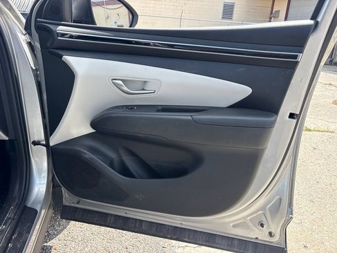Used 2022 Hyundai Tucson SE FWD image 16