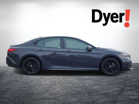 Used 2025 Toyota Camry SE FWD image 2
