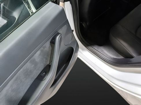 Used 2022 Tesla Model 3 Long Range image 21