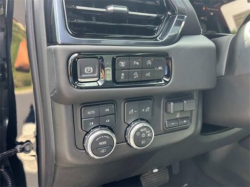 New 2025 GMC Yukon XL AT4 Ultimate image 16