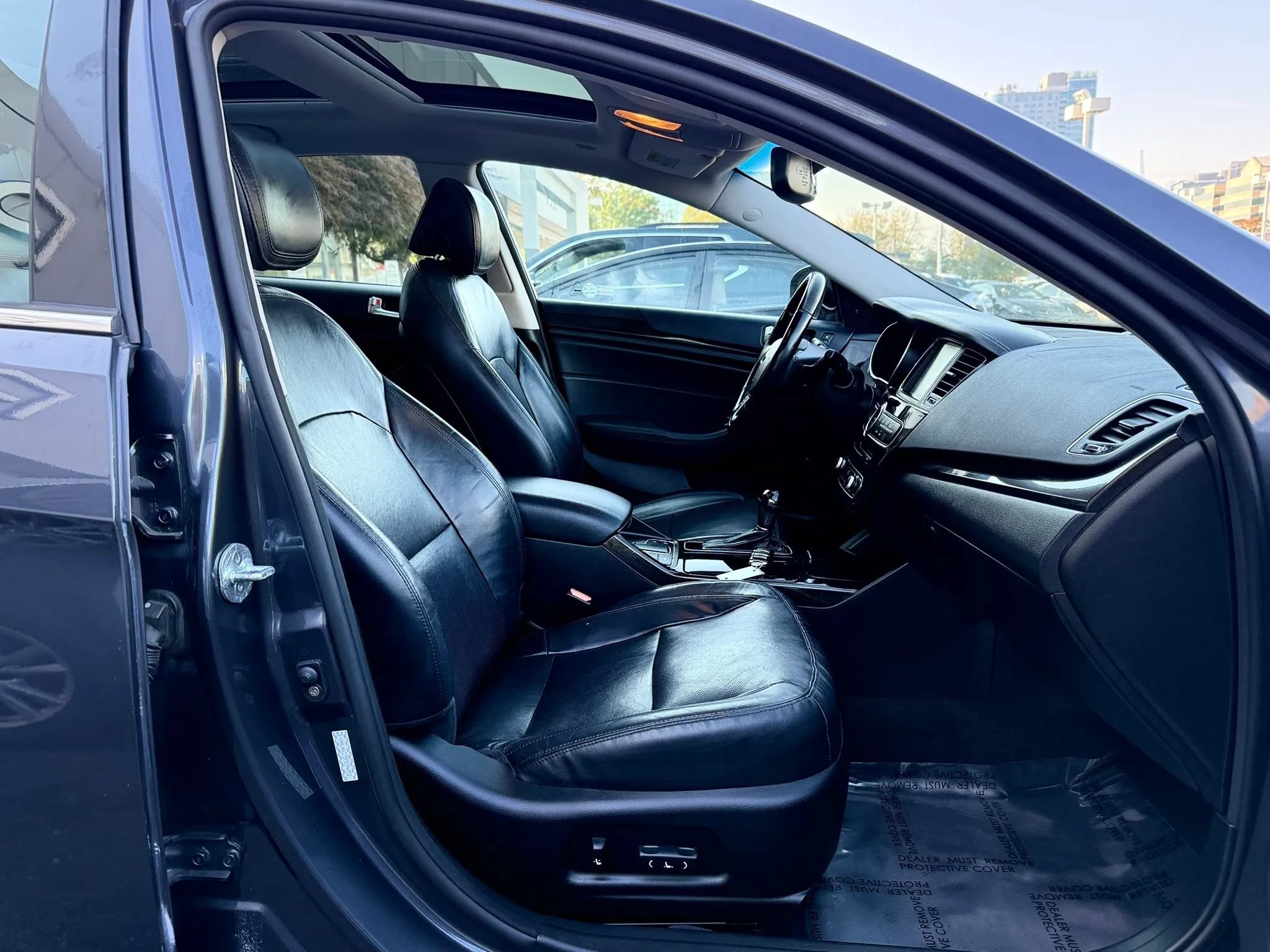 Used 2015 Kia Cadenza Premium w/ Luxury Package FWD image 38