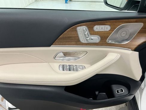 Used 2025 Mercedes-Benz GLS 450 4MATIC image 22