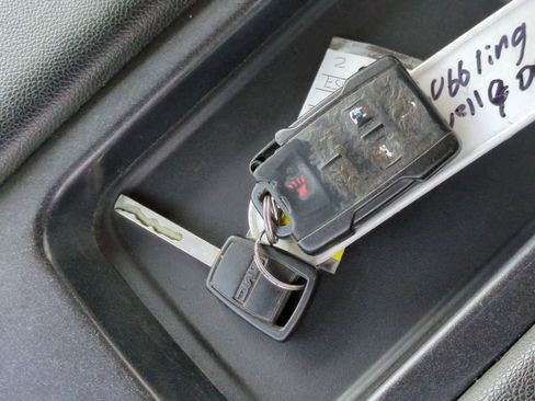 Used 2014 GMC Sierra 1500 SLE image 30