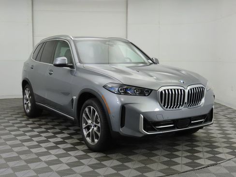 Certified 2026 BMW X5 sDrive40i w/ Parking Assistance Package RWD image 4