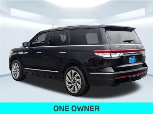 Used 2024 Lincoln Navigator Reserve AWD/4WD image 4