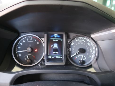 Used 2021 Toyota Tacoma TRD Sport w/ Technology Package RWD image 26